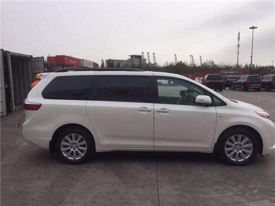 17款豐田塞納8速MPV 穩(wěn)妥四驅(qū)降價商務車-圖3