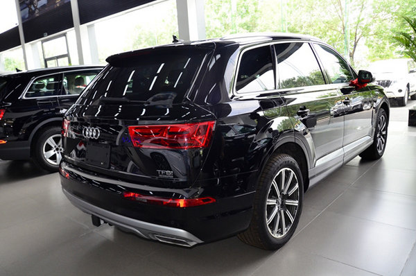 2016款?yuàn)W迪Q7現(xiàn)車 絕妙大越野觸底價(jià)58萬(wàn)-圖3