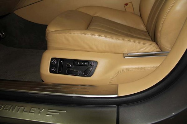 17款宾利飞驰配置详解 高端座驾工艺考究-图7