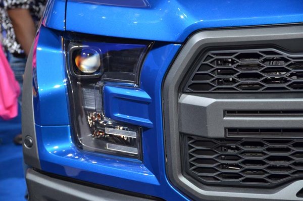 2017款福特F150现车 威猛皮卡火热开来了-图3