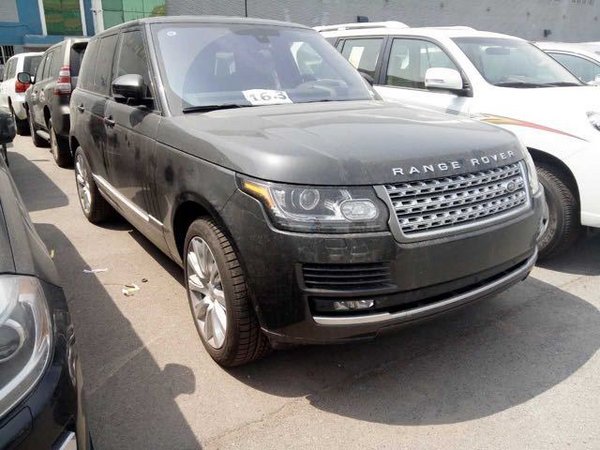 16款路虎揽胜行政美规3.0最新报价优惠-图1