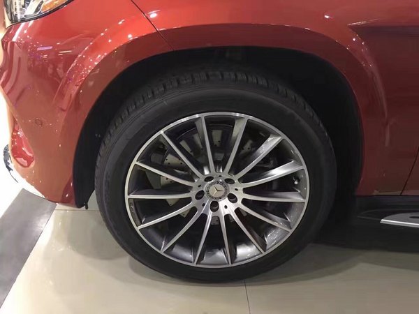 2017款奔驰GLS450配置 酷红撩妹特惠行情-图4