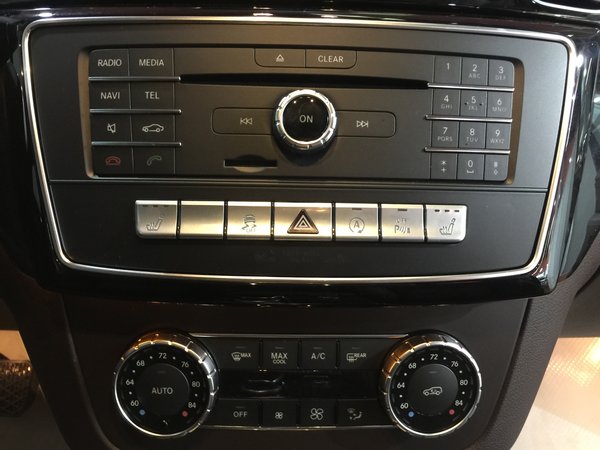 2017款奔馳GLS450 黑曜石金屬漆更添優(yōu)雅-圖8