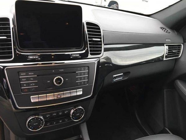 17款奔馳GLS550頂配行情緊俏 有車準戶提-圖5