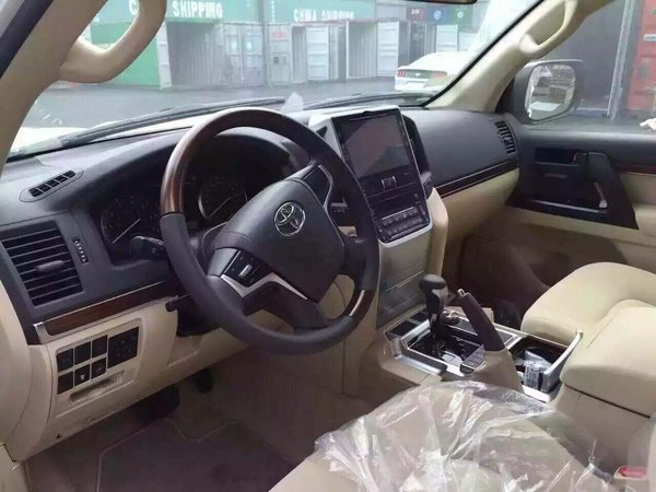 16款豐田酷路澤4000現(xiàn)車 最低惠陸巡進港-圖4