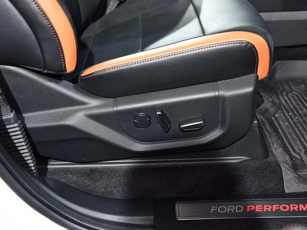 2017新款福特F150 霸气狂野皮卡高配十速-图7