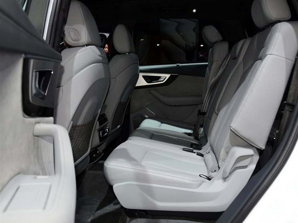 2016款奧迪Q7現(xiàn)車優(yōu)惠 獨家低降從無敵手-圖7