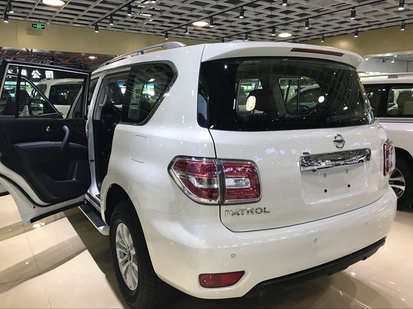 17款日產途樂Y62中東4.0L 底掛尼桑途樂-圖3