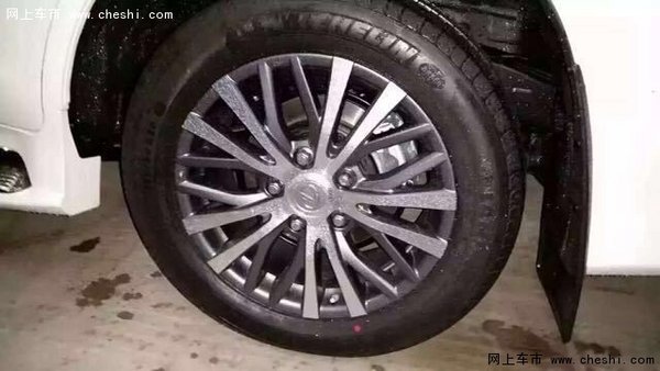 雷克萨斯LX570配置解析 客厅级内饰装修-图10