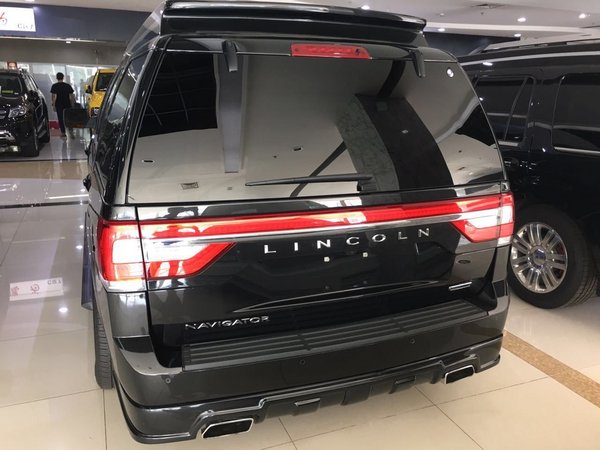 林肯領(lǐng)袖一號(hào)加長降價(jià) 全球限量百萬SUV-圖7