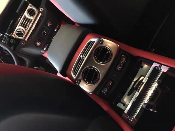 劳斯莱斯魅影6.6T排量展位现车超大优惠-图12