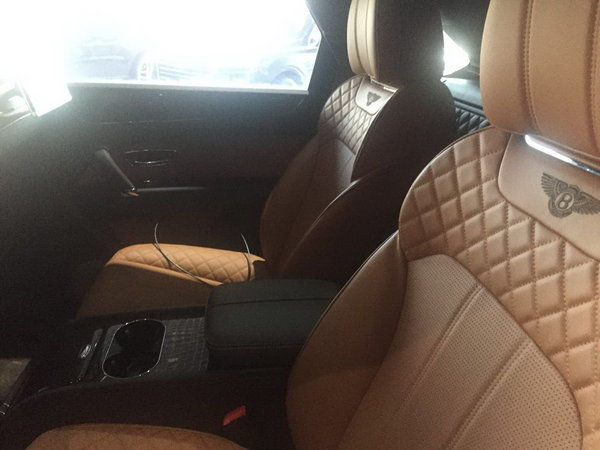 17款宾利添越现车 超凡实力SUV不可小觑-图9