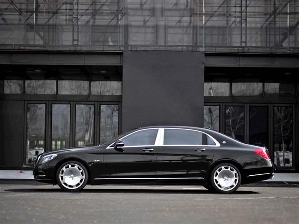 奔驰迈巴赫S600 世界级奢华豪轿身价不菲-图3