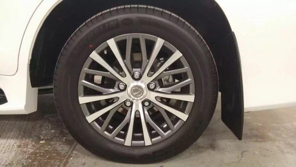 雷克薩斯LX570越野王 復(fù)雜路況輕松駕駛-圖7