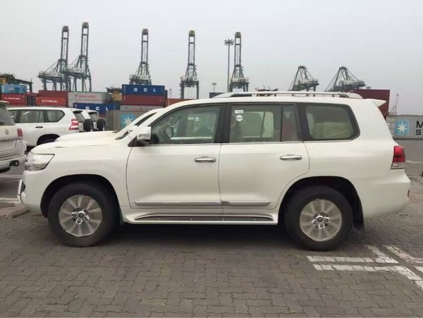 16豐田酷路澤5700現(xiàn)車 擊碎底價等你來搶-圖3