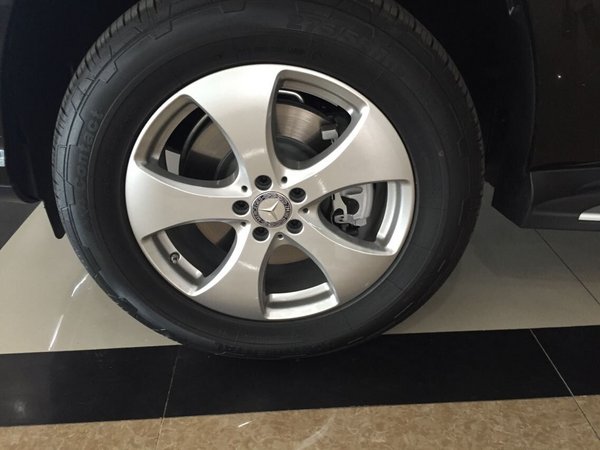 17款奔馳GLS450商家直降 GLS現(xiàn)車101萬起-圖6