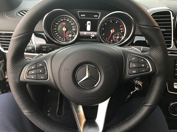 奔馳GLS450獨特設(shè)計 17款GLS現(xiàn)車103萬起-圖4