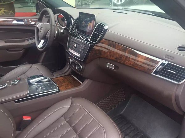 2017款奔馳GLS450 配置升級心動火爆搶購-圖7