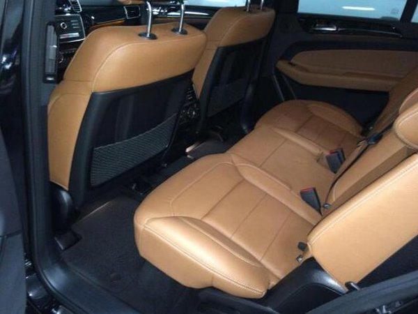 17款奔馳GLS450 現(xiàn)車到港111萬(wàn)起尋底價(jià)-圖11