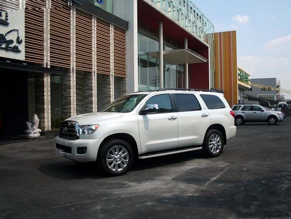 進(jìn)口豐田紅杉5700現(xiàn)車 越野SUV最新行情-圖3