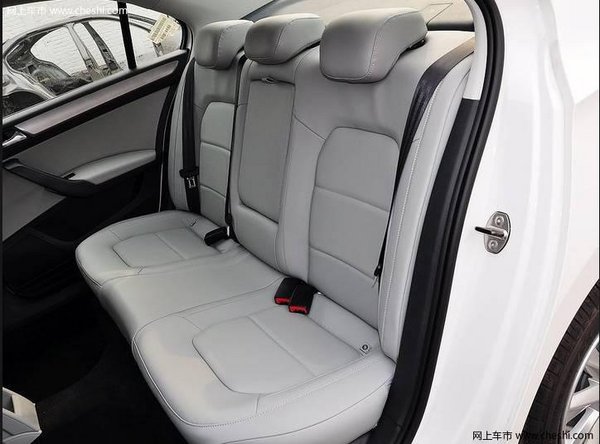 相同价位不同选择 三款10万元家用车推荐_昕锐