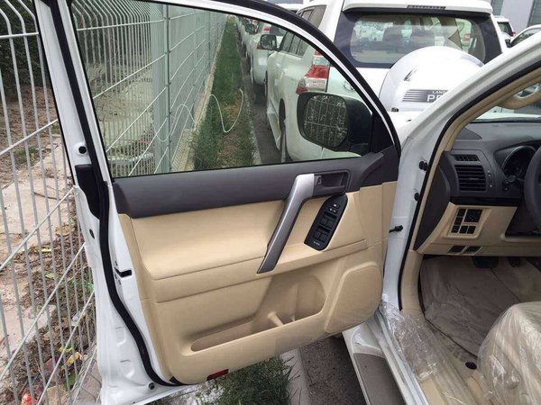 豐田霸道2700現(xiàn)車報價 普拉多降價擋不住-圖6