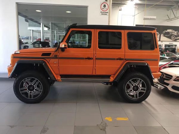 梅赛德斯G5004X4 奔驰G级不愧越野王之称-图3