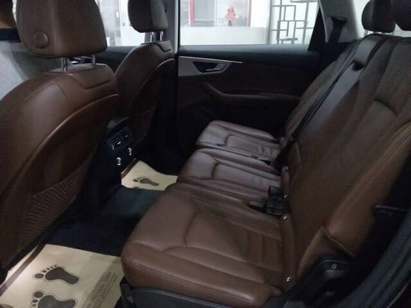 17款?yuàn)W迪Q7 浪漫紳士 七座奧迪提車作業(yè)-圖6