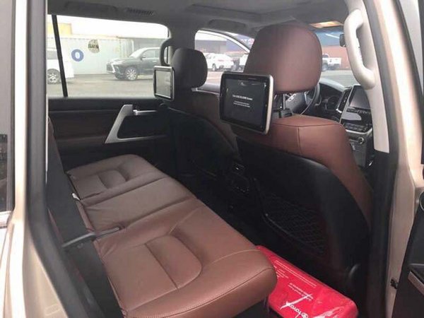 17款豐田酷路澤5700現(xiàn)車 低惠價爭霸全國-圖8