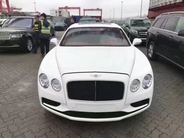 17款宾利飞驰V8S完美驾感 秒杀限量抢购-图2