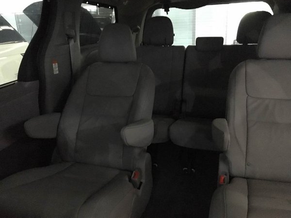 16款丰田塞纳两驱LE版 精惠商务现车43万-图6