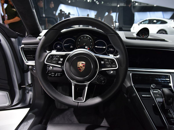 2017款保时捷帕纳梅拉 极速轿跑盛惠临门-图4