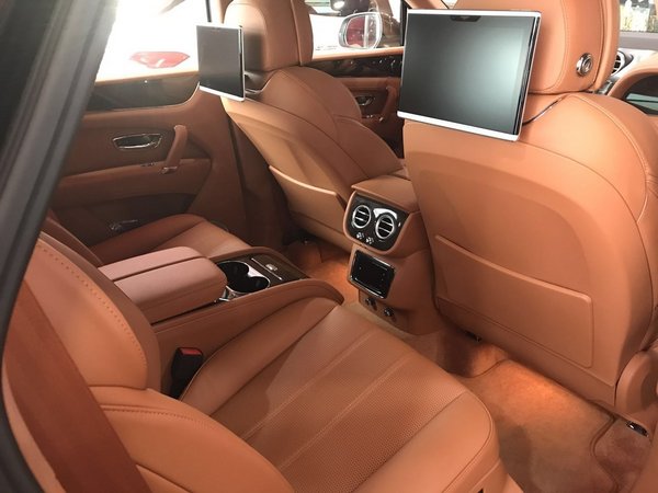 17款宾利添越四座SUV 大幅降价优惠不断-图10