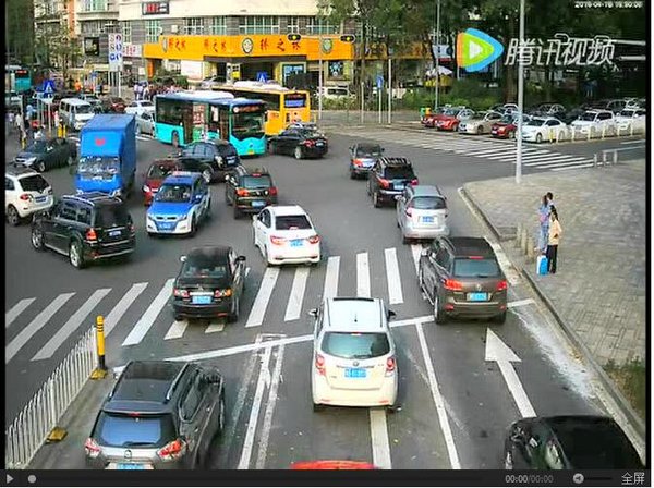 首套查处“冲绿灯”电子警察在深圳落地-图3