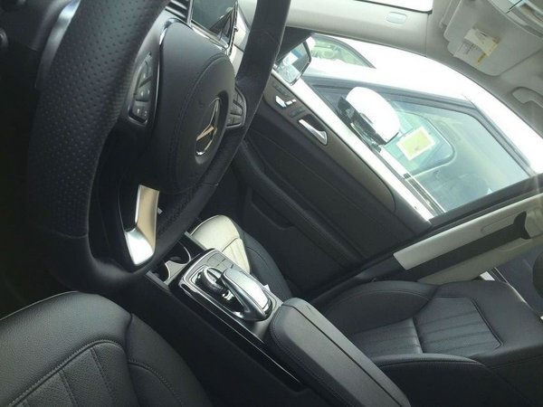 17款奔馳GLS450準戶來看 加版GLS450價格-圖4