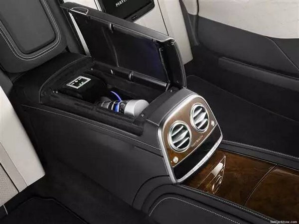 奔驰迈巴赫S600普尔曼 加长版高端定制车-图5