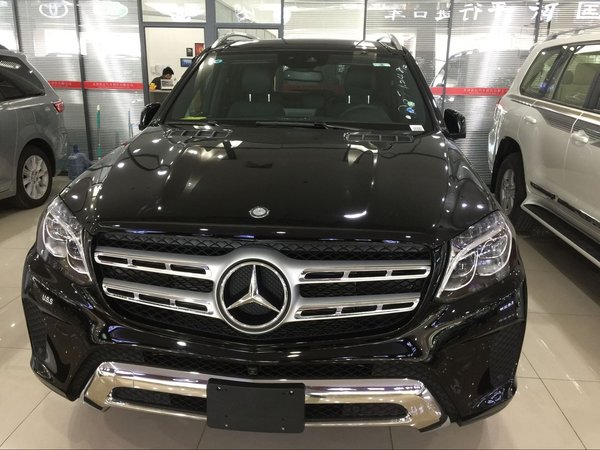 奔馳GLS450現(xiàn)車行情 平價購車109萬秒殺-圖2