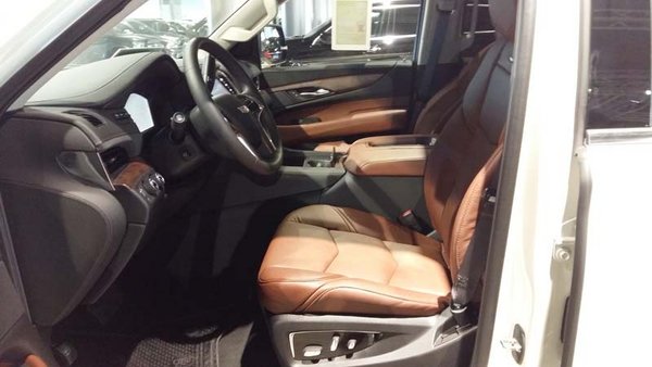 新款凯迪拉克凯雷德 豪华大商务别有洞天-图5