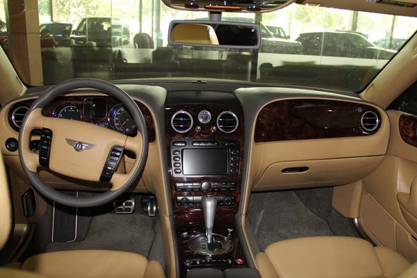 平行进口宾利飞驰现车 价格实惠行情紧俏-图4