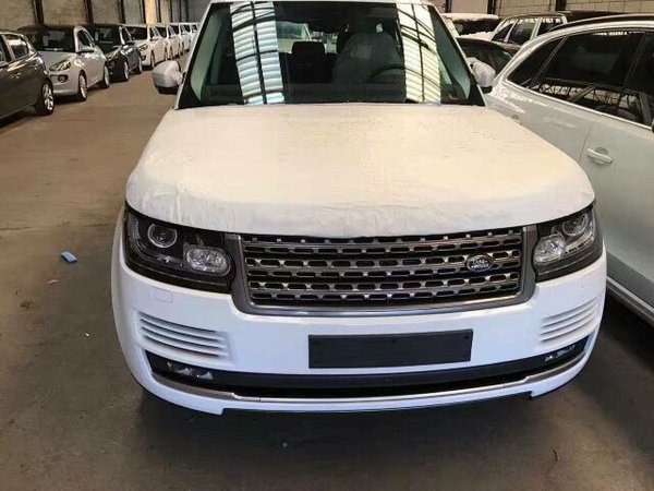 17款路虎揽胜行政3.0 汽油/柴油性能大PK-图2