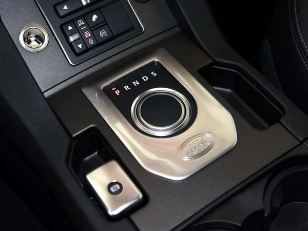 17款路虎发现五订车优惠 老款发现4降价-图5