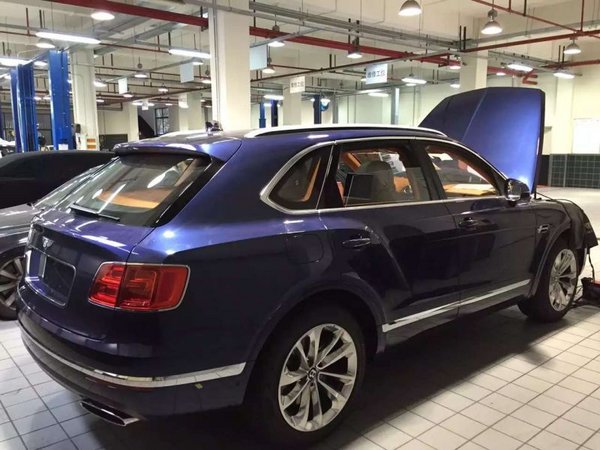 全新賓利添越港口現(xiàn)車 土豪座駕添越SUV-圖3