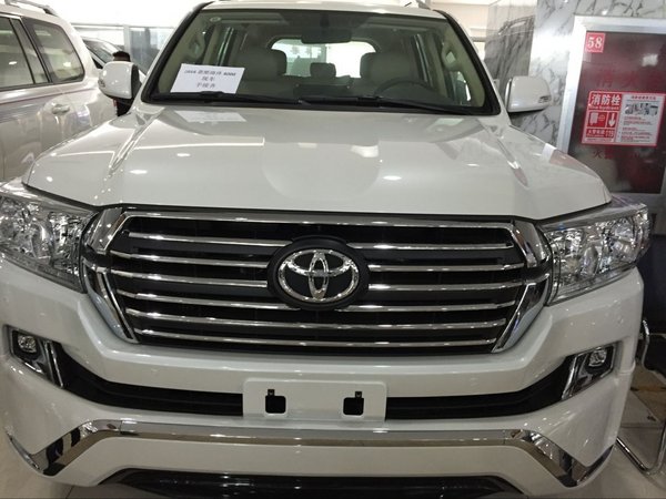 解析酷路泽年中价格 16款丰田酷路泽4000-图2