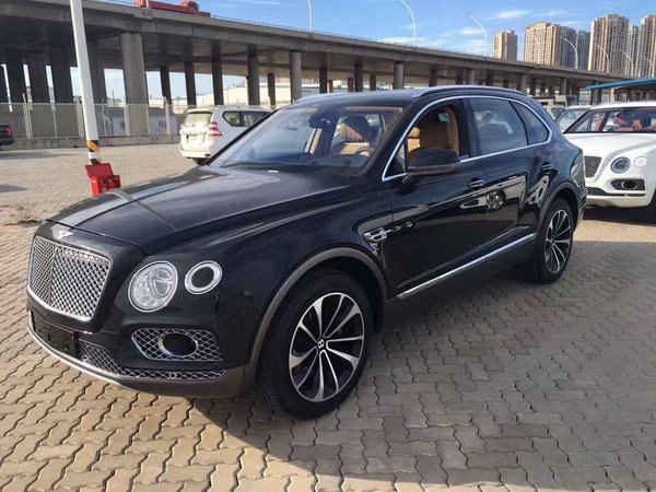 17款賓利添越現(xiàn)車上市 添越Bentagya實(shí)拍-圖1