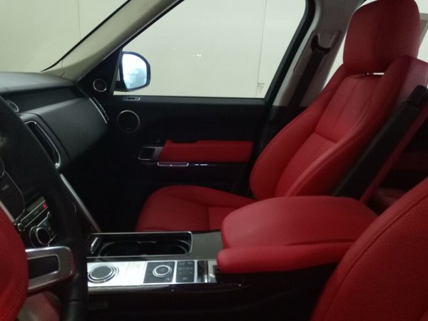 16款路虎揽胜行政柴油3.0 运动包围120万-图5