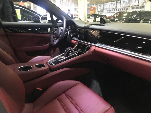 保时捷panamera4S 超跑怪咖直降30万透底-图5