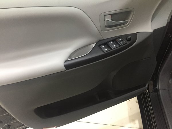 17款丰田塞纳四驱现车 商务经典改装升级-图7