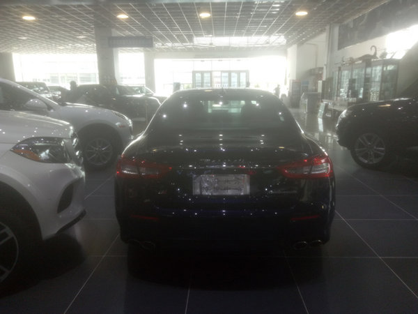 玛莎拉蒂莱万特 限量版蓝色大功率越野车-图6