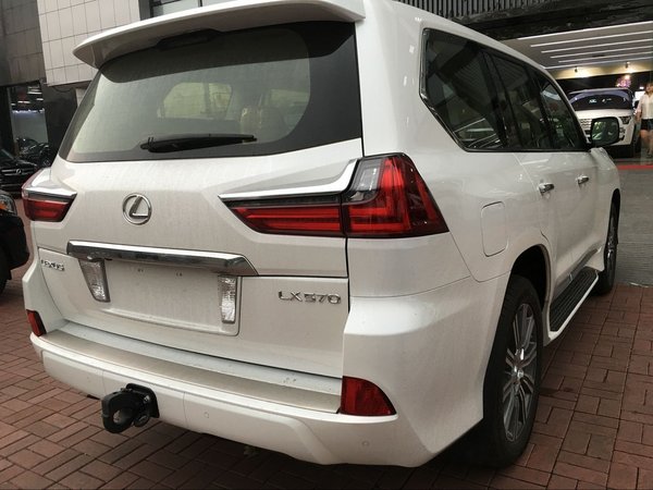 16款雷克萨斯LX570对比酷路泽 性能更好-图5