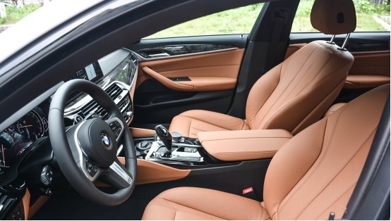 全新一代BMW 5系Li上市，到店实拍-图9